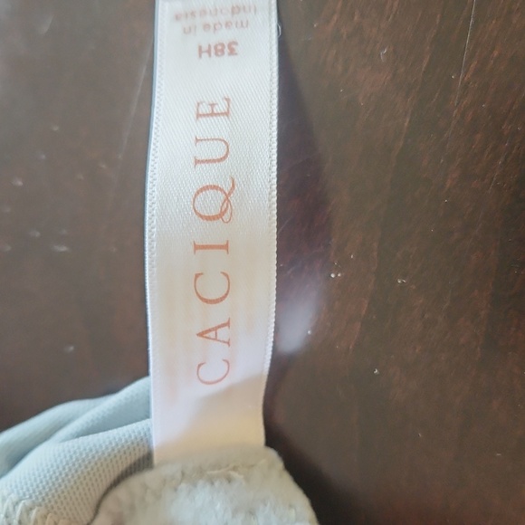 Cacique Bra Size 38H - Picture 3 of 6